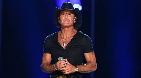 Tim McGraw admits avoiding temptation isn't easy in sobriety journey ...