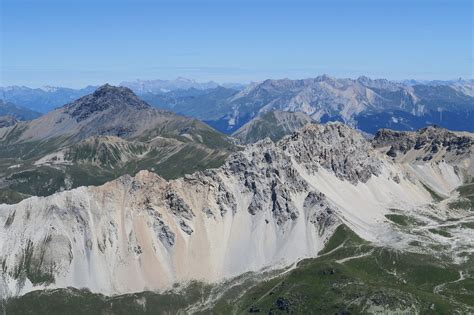 Im Nordosten Der Piz Curver Und Der Piz Digl Gurschus Hikr Org