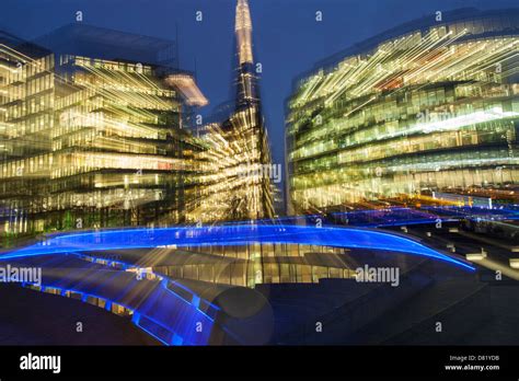 London embankment at night hi-res stock photography and images - Alamy