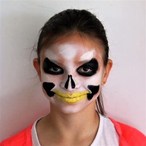 Skeleton Half Face Paint