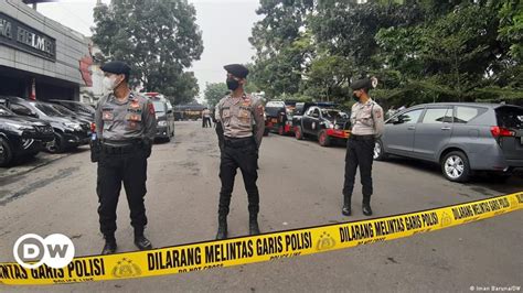 Kapolri Ungkap Pelaku Serangan Bom Bandung Dw