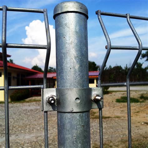 Hot Dipped Galvanized Iron Fencing Straight Post 15m X 48mm