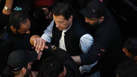 Ex Pakistan Pm Imran Khan Arrested From Outside Islamabad High Court