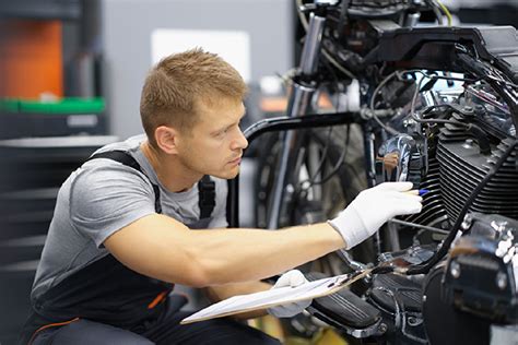 Mécanicien Mécanicienne et technicien technicienne moto Onisep