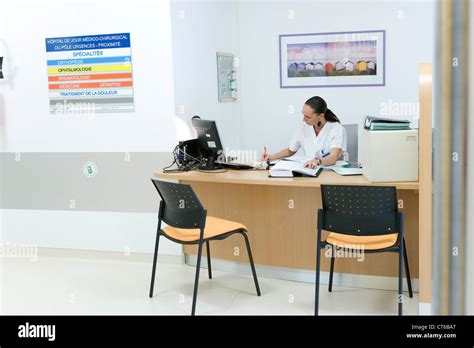 Medical Office Reception Area High Resolution Stock Photography and Images - Alamy