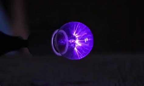 Diy Plasma Ball Made From Tesla Coil And Light Bulb Is Amazing Bgr