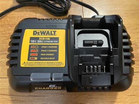 Dewalt Dcbp520c Powerstack 20v Max 5 Ah Li Ion Battery And Charger Kit 6amp New 885911835053 Ebay