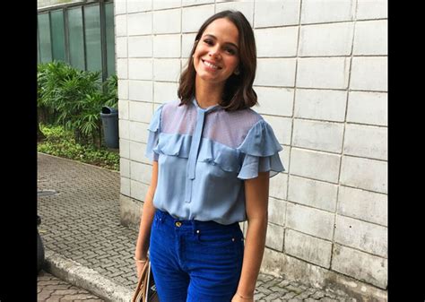 Foto Bruna Marquezine Desembarcou Na Espanha E Posou Ao Lado Da Atriz