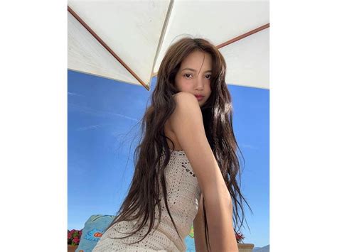 BLACKPINK S Lisa Is A Bikini Queen In Greece GMA Entertainment