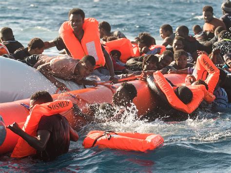 Casi un millar de personas han muerto en pateras rumbo a España hasta