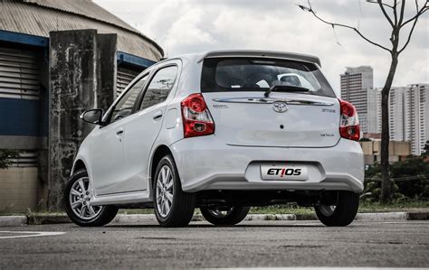 Toyota Apresenta Face Lift De Etios Hatch Que Ganha Mesmas Mudan As Do