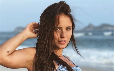 Larissa Manoela Relembra Clique De Biqu Ni Em Dia De Sol No Rio De