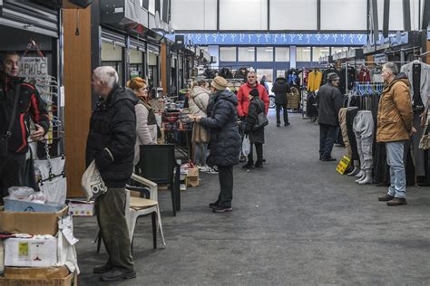 Radno Vreme Za Praznike Kada Rade Marketi Pijace I Tr Ni Centri