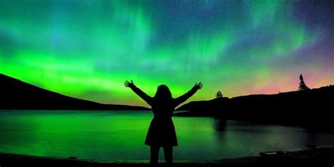 These Night Skywatchers Chase the Northern Lights Across Canada