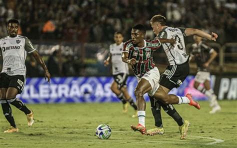 Rodada ajuda e concorrentes diretos do Flamengo tropeçam no