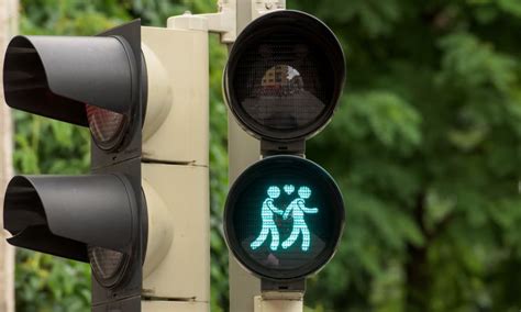 Munich Introduces Same Sex Pedestrian Traffic Signals Cnn