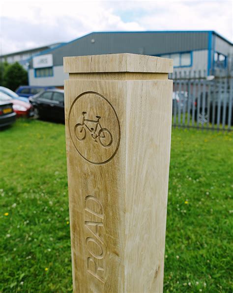 Ledmore Timber Bollard Versa