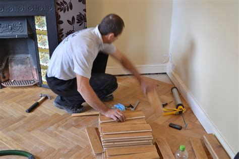 3 Oak News - Fitting Engineered Herringbone Parquet Flooring