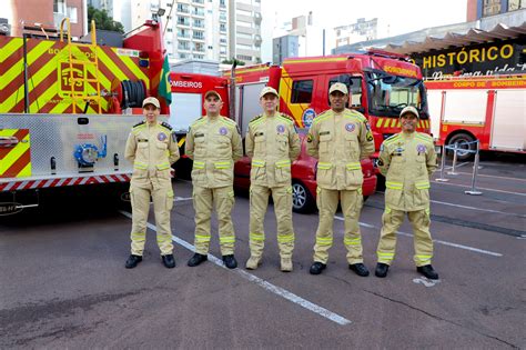 Bombeiros do Paraná relatam atuação nos resgates no RS uma cena de