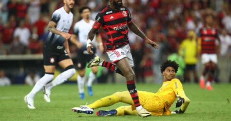 Flamengo Recusa Proposta Do Corinthians Por Hugo Souza