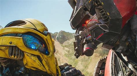 Bumblebee Vs Blitzwing OR Bumblebee Vs Shatter & Dropkick? : r/transformers