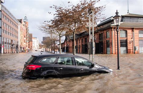 Wasserschaden Am Auto Wann übernehmen Versicherungen Kosten