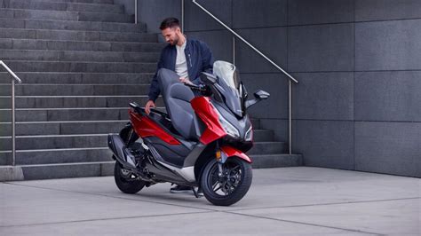 Motorrad Vergleich Sym MaxSym 400i 2024 Vs Honda Forza 350 2023