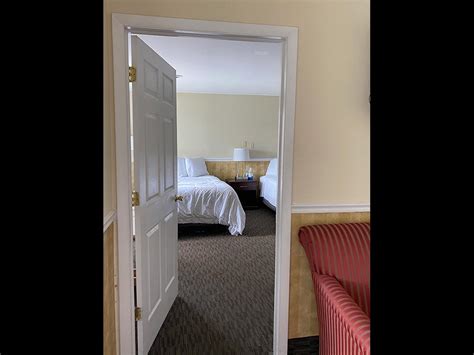 Two Room Suites In Lake George Village The Georgian Resort