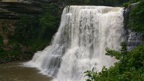 Burgess Falls – Easy Waterfall Hikes