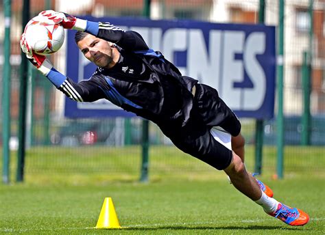 Lopes plongeon | Gardien de but, Gardien, Olympique lyonnais