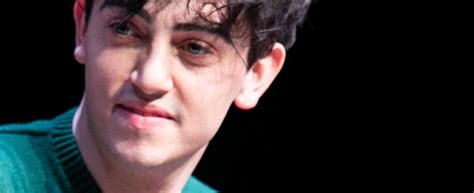 Michele Bravi Rompe Il Silenzio Dopo L Incidente Sto Cercando Di