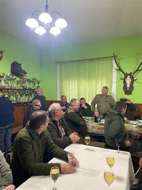 Foto U Svetom Petru Čvrstecu Održan Tradicionalni Božićni Lov