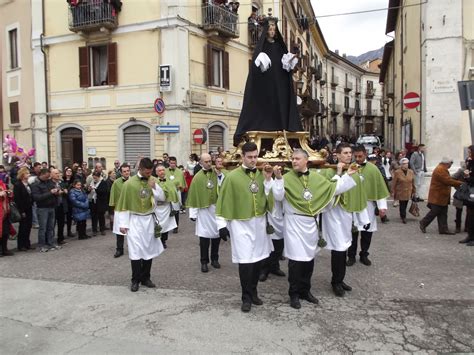 CENTROABRUZZONEWS MADONNA CHE SCAPPA IN PIAZZA SI E RIPETUTA LA