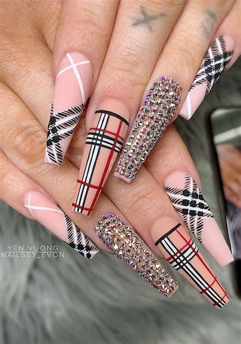 Cute Plaid Nail Designs To Wear This Autumn And Winter Plaid Nails