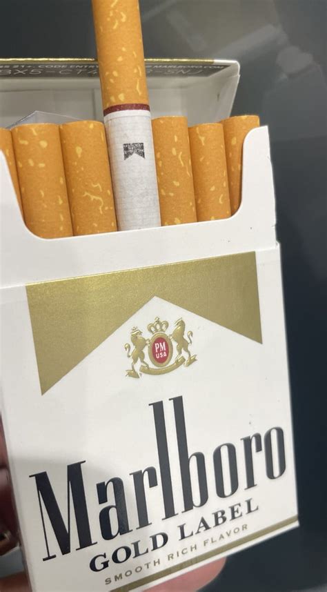 Marlboro Gold Cigarette