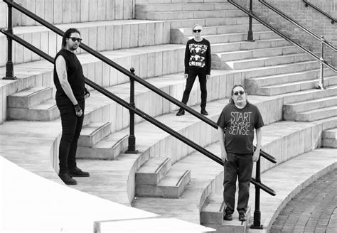 Hurtsfall projeto de post punk lança single Tilting Rock Notícias