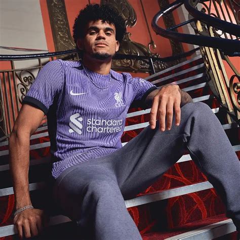 Maillot Liverpool Une Tenue Third Mauve Pour La Saison 2023 2024