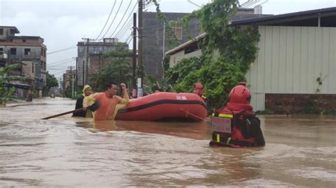 Morts Et Disparus Dans Des Glissements De Terrain Au Guangxi