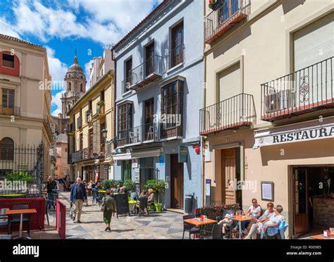 Café en la Calle San Agustín mirando hacia la catedral Málaga Costa