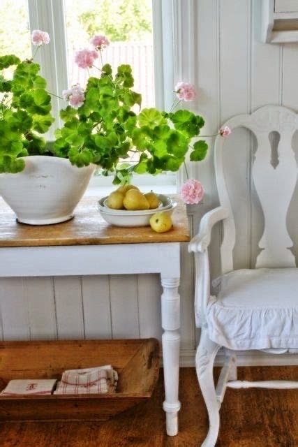 Pin By Patty Hamilton On Rose Pink Geranium Easter Cottage Decor