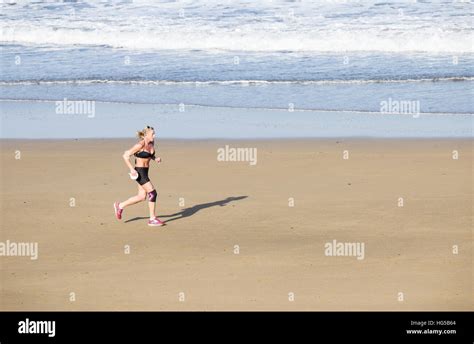 Mature Woman Beach Summer Hi Res Stock Photography And Images Alamy