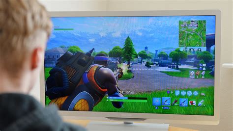 Grał w Fortnite a Przechodzień wezwał policję Wiadomości