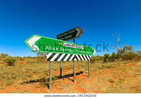 29 Alice Springs Road Larapinta Images, Stock Photos, 3D objects ...