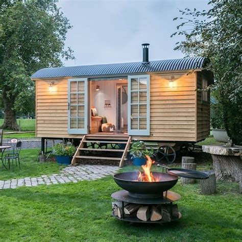 The Turnkey Shepherds Hut By Blackdown Shepherd Huts Uk Hut House