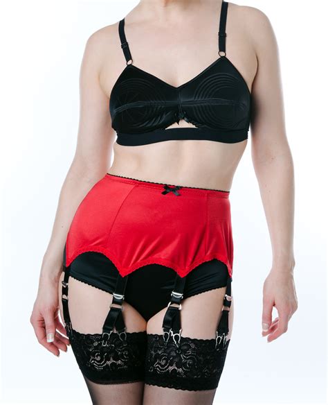 072 6 STRAP V CLIP SUSPENDER BELT Revival Lingerie