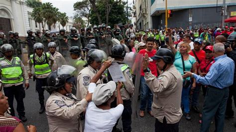 GALERÍA Miles de chavistas se manifiestan en contra de la ley de