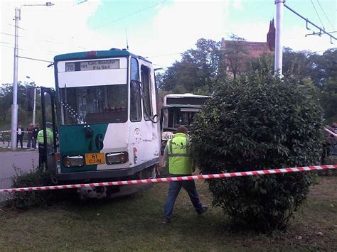 Accident La Podul Calvaria Ntre Un Tramvai I Un Troleibuz Update