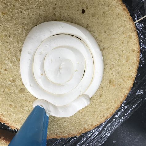 How I Make A Naked Cake Becks Bakes