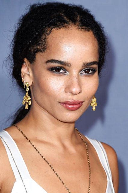 Zoe Kravitz Silver Eye Makeup Tutorial