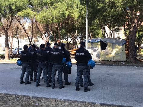 Polizia Carabinieri E Guardia Di Finanza Assediano Le Zone Dove